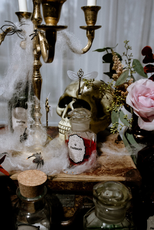 Elegáns asztaldíszek Griffendél hangulatban