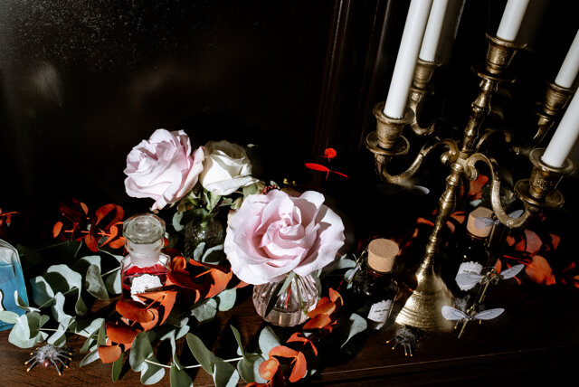 Elegáns asztaldíszek Griffendél hangulatban