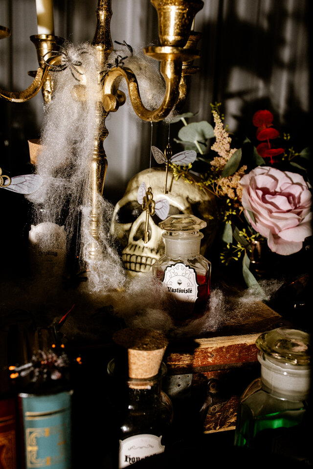 Elegáns asztaldíszek Griffendél hangulatban