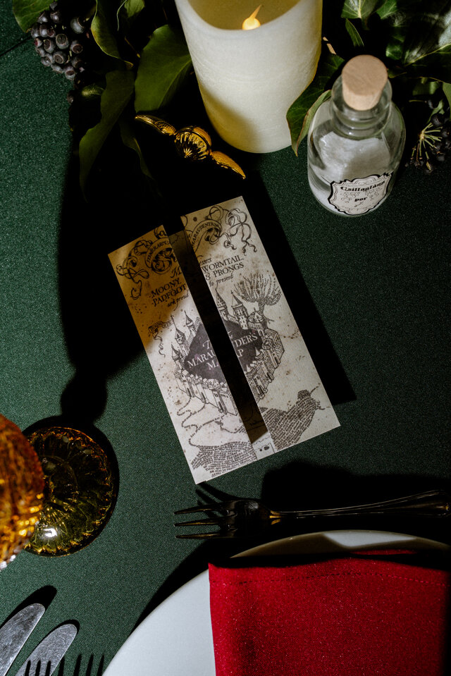 Elegáns asztaldíszek Griffendél hangulatban