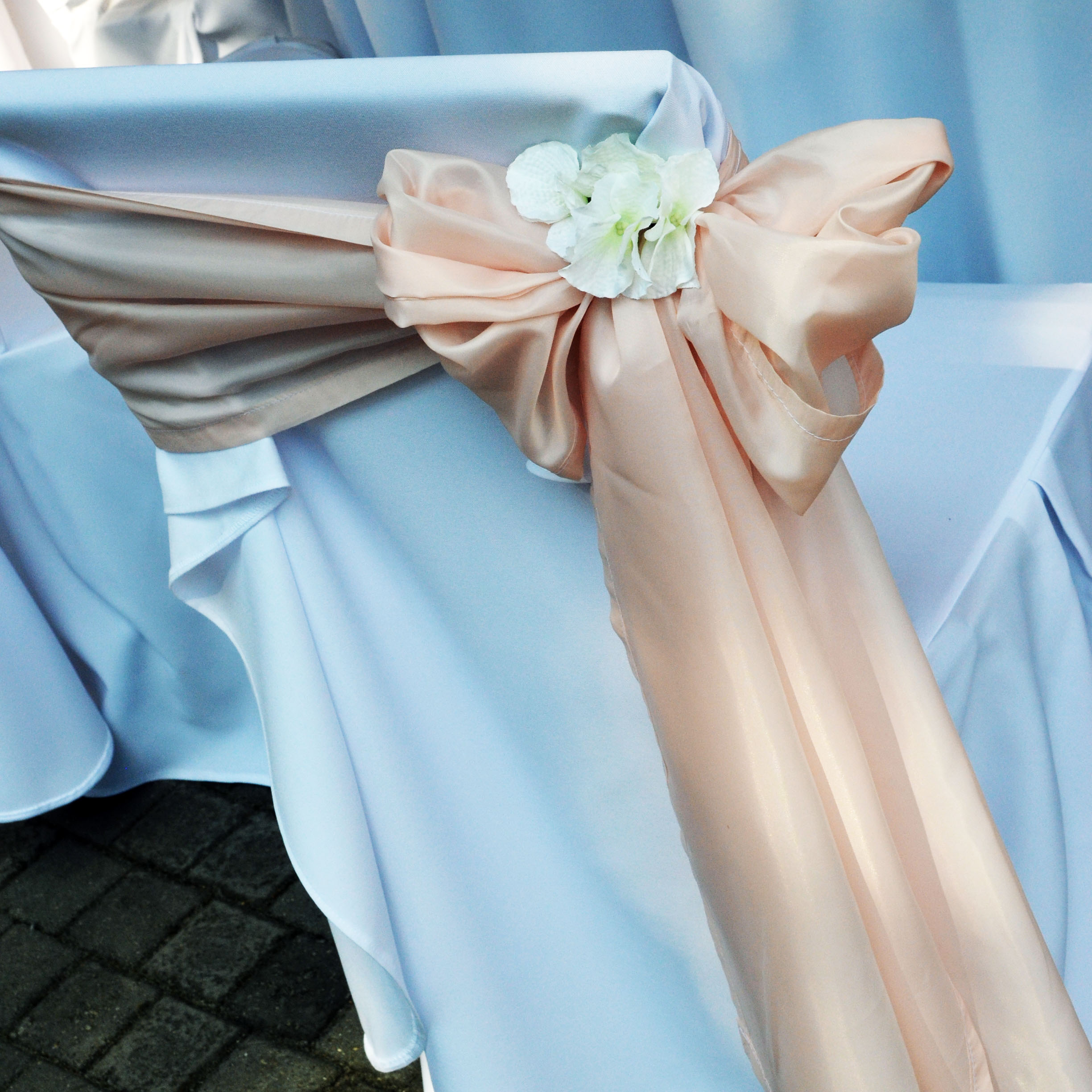 Esküvői dekoráció, székszoknya és masni - Wedding Factory
