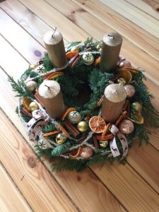Klasszikus adventi koszorú